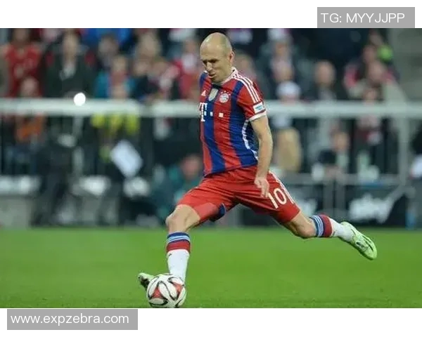 丹表现足球球星崛起的背后 他的奋斗历程与未来前景分析